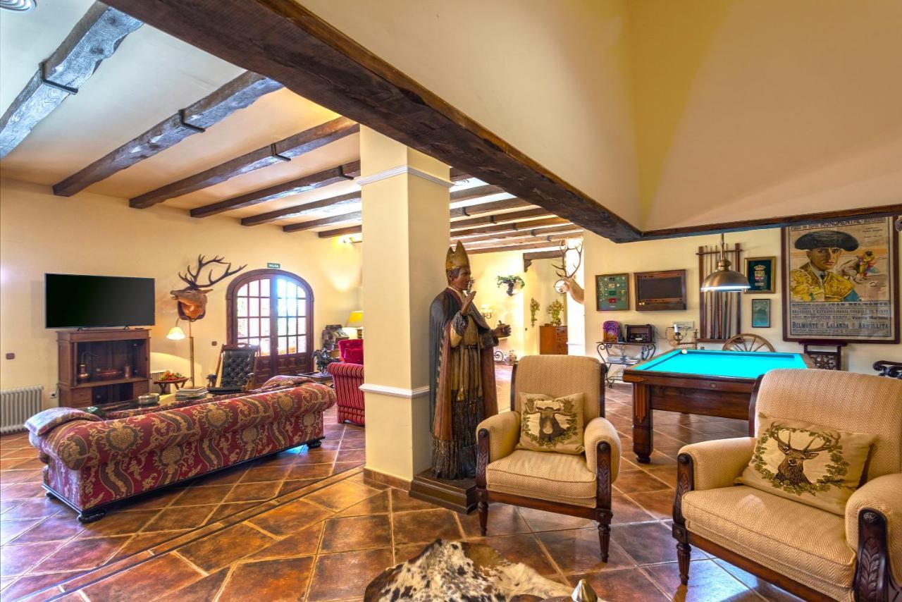 Casa Flores Con Piscina Interior Climatizada Alcaucin