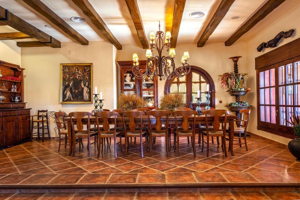 Casa Flores Con Piscina Interior Climatizada Alcaucin